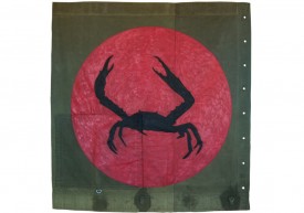 Crabe artwork by AMER : Black crab in a red circle on a khaki army canvas.